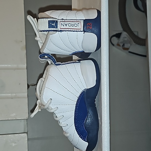 Nike Air Jordan Retro 12 Baby French Blue - Picture 3 of 8
